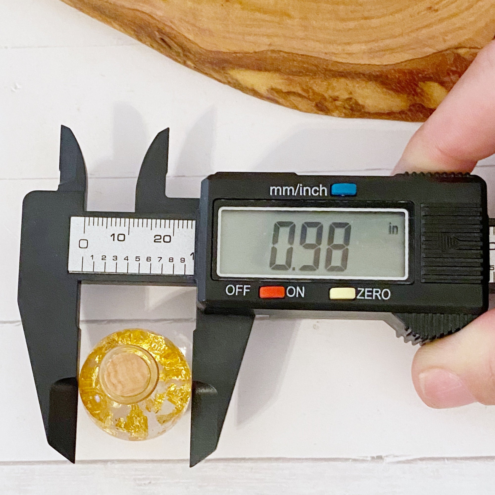 Gold Flakes Bottle 22K Gold Flakes in Mineral Oil Mini Etsy Norway