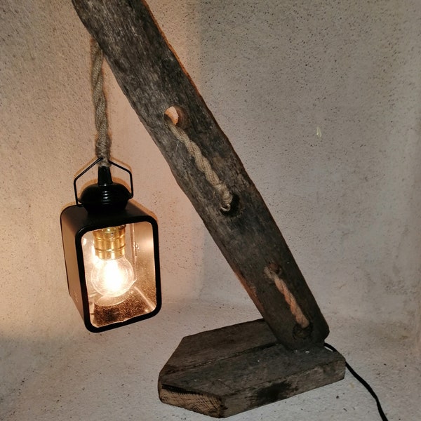 lampe en bois rustique