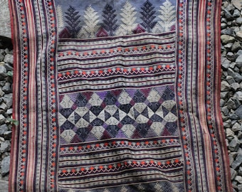 Piece of embroidered jacket Traditional vintage collar Red Dao Hill Tribe Embroidered