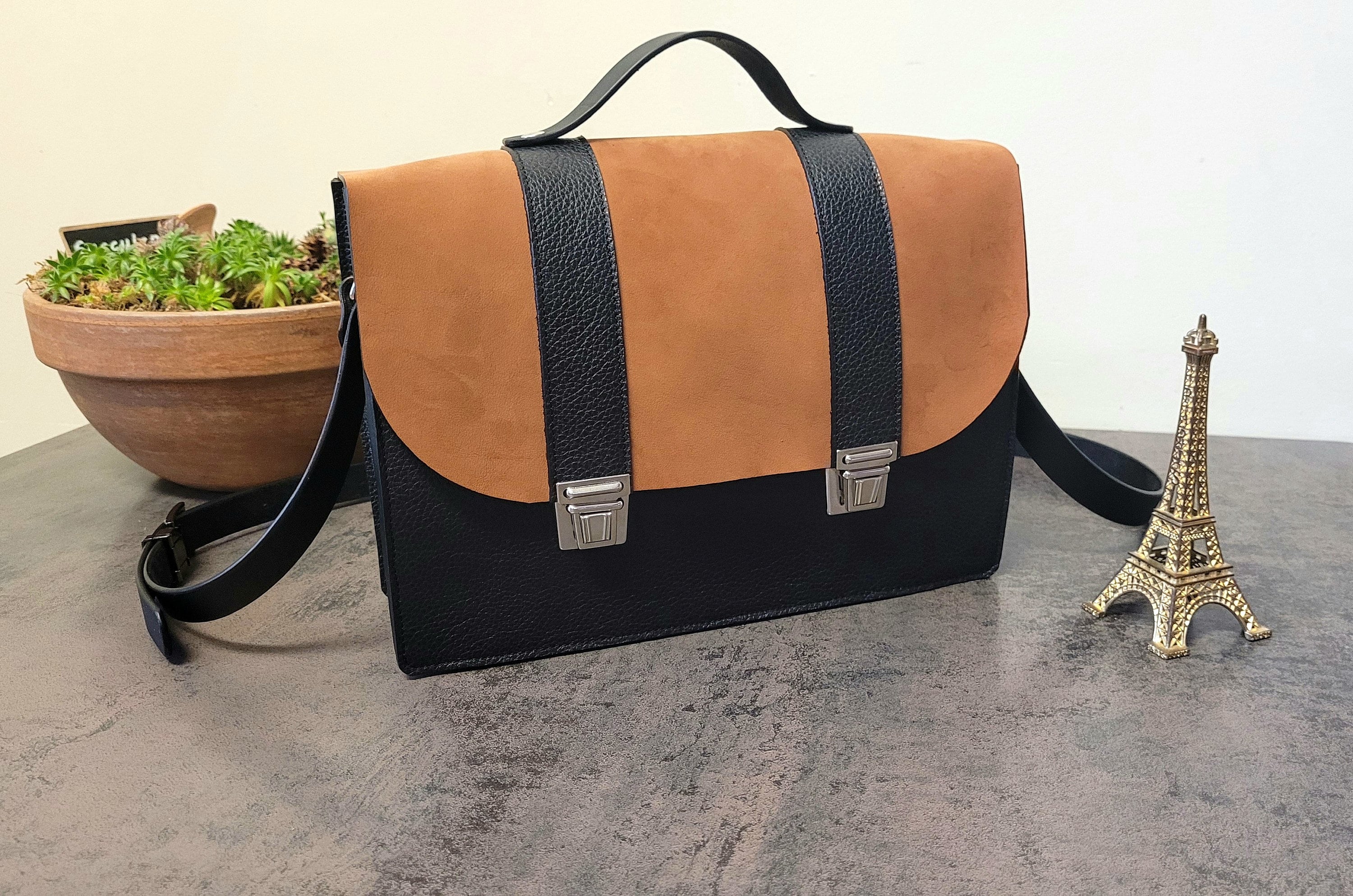 Sac cartable à bandoulière noir femme