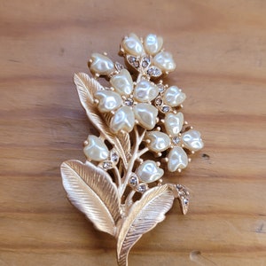 Pearl Flower Brooch image 4