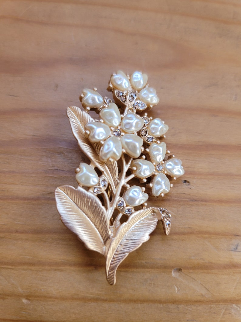 Pearl Flower Brooch image 4