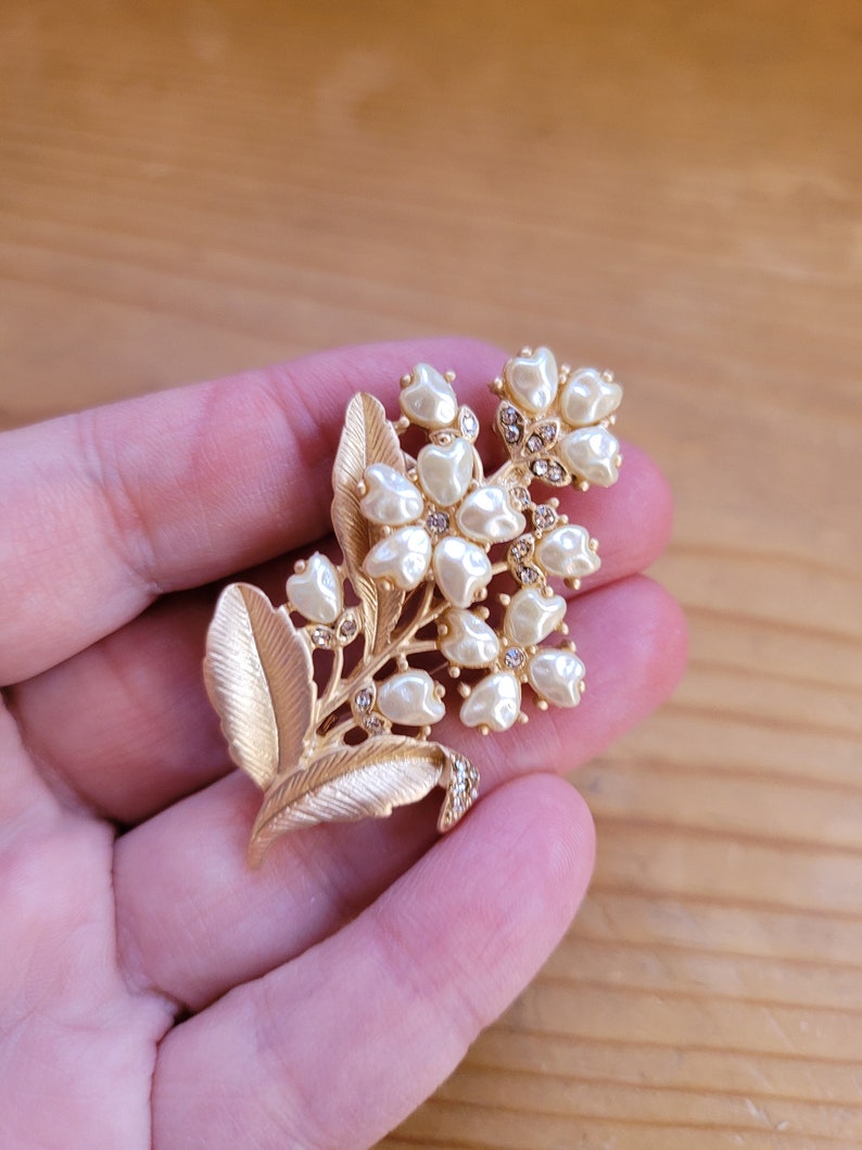 Pearl Flower Brooch image 8