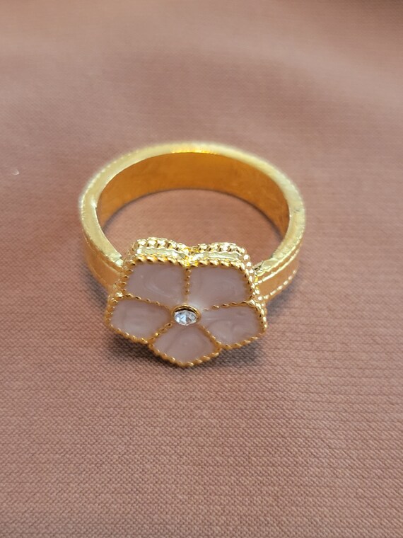Flower Ring - image 3