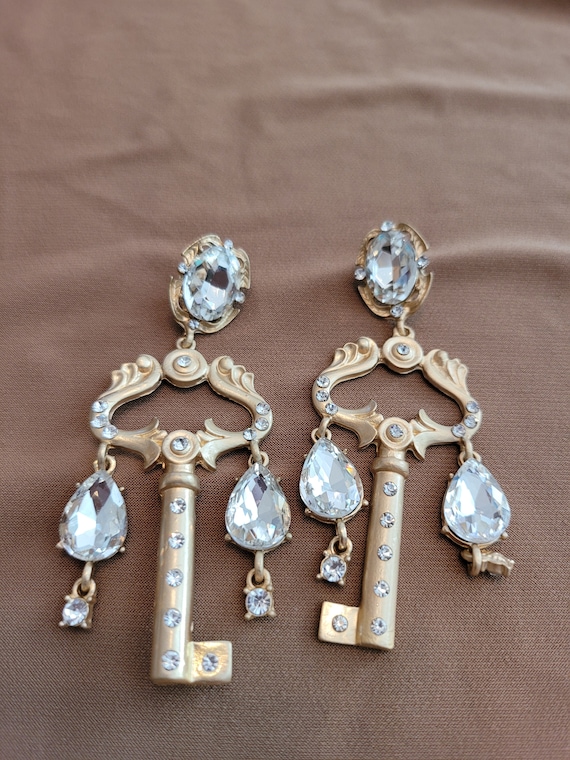 Key earrings 2024