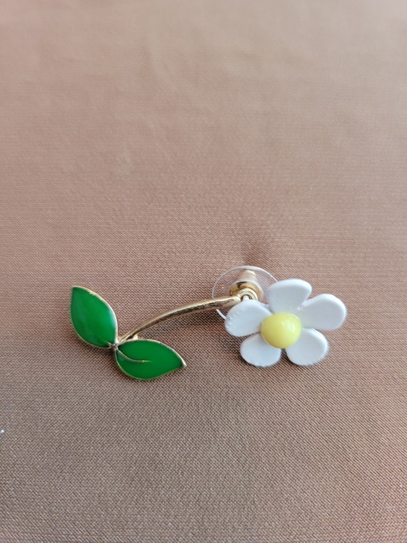 Flower Earrings - image 4