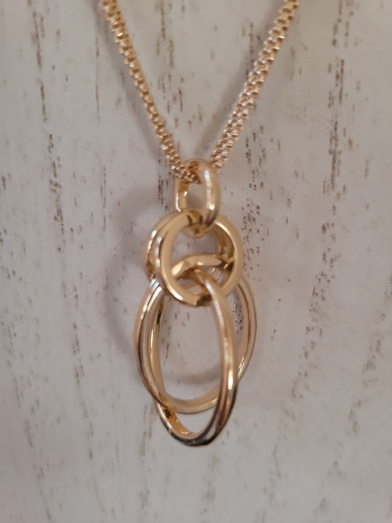 Interlocking Circles Necklace - image 4