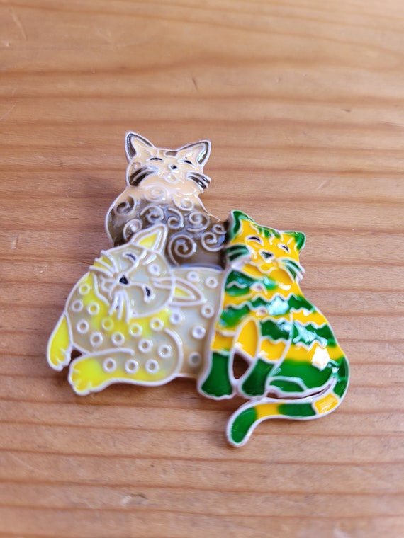 Three Cats Brooch - image 3
