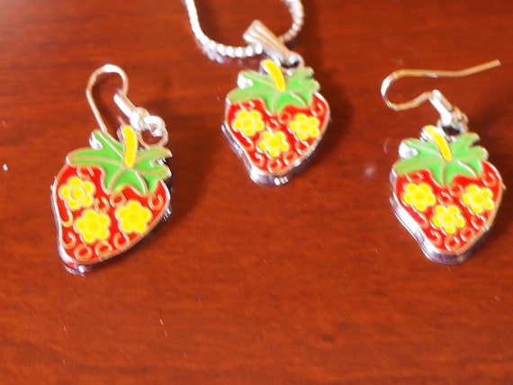 Strawberries and Flowers Necklace and Earring Set - image 3