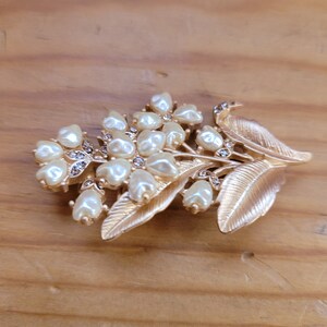 Pearl Flower Brooch image 6