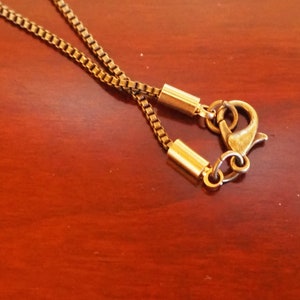 Butterflies in the flowers necklace