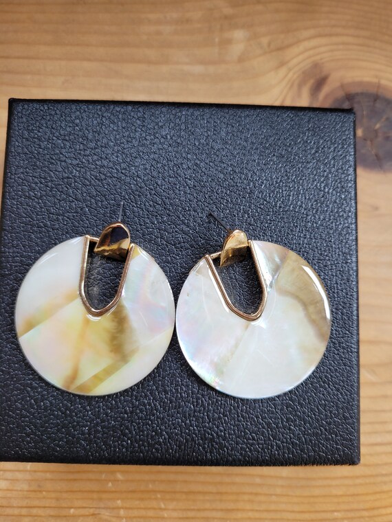 Shell Earrings - image 7