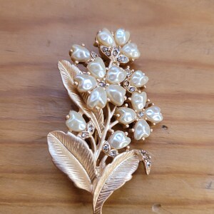 Pearl Flower Brooch image 2