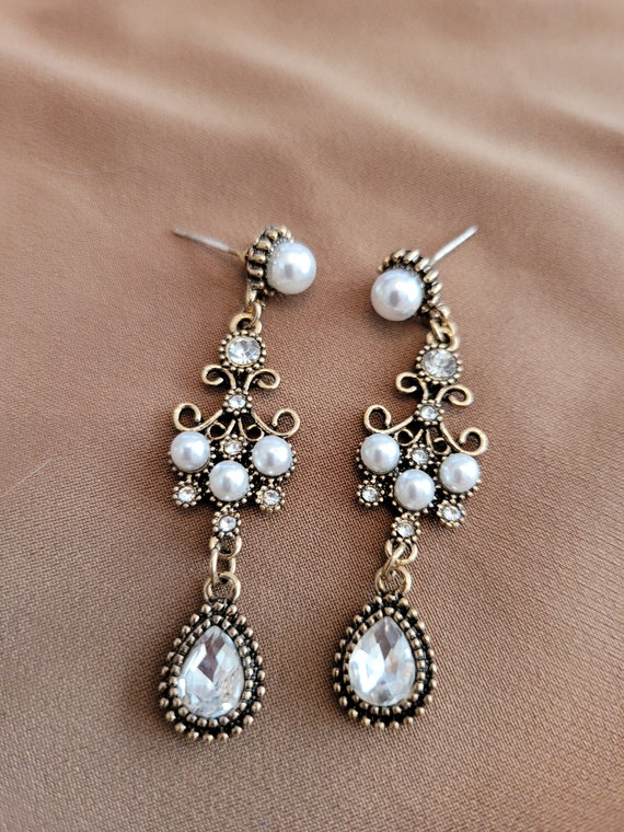 Pearl Earrings - image 3