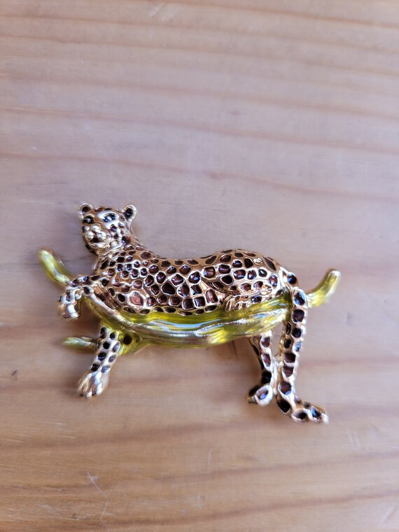 Leopard Brooch - image 3