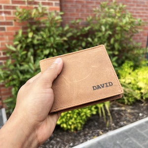 Personalisierte Brieftasche, Lederbrieftasche, schlanke Brieftasche, Brieftasche mit Gravur, Geschenk für Ehemann, Vatertagsgeschenk, Geburtstagsgeschenk, Geschenkbox