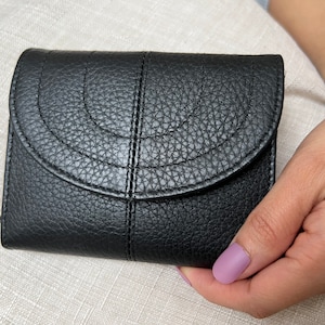 Cartera de cuero hecha a mano para niñas y mujeres / Cartera pequeña de gran capacidad / Regalo de aniversario, cumpleaños y para todas las ocasiones