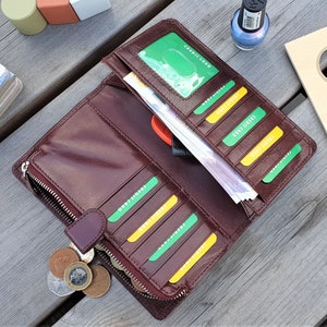 Cartera de mano de cuero marrón personalizada con RFID segura para mujer y niña Cartera de cuero hecha a mano para mujer y niña / Cartera larga para mujer / Ideal para regalo