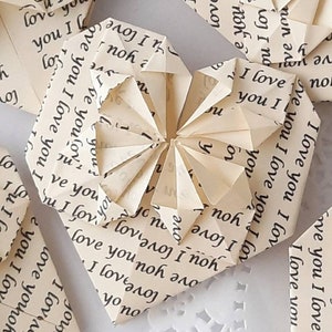 Gepersonaliseerde origamipapieren harten, idee feestdecoratie, Valentijnsdag, jubileum, huwelijksdecoratie, cadeau voor haar, liefdesbriefjes