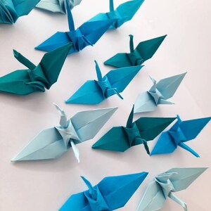 Tono de sombra azul de grulla de origami / Grullas de papel / Decoraciones de boda / regalo de origami / Decoraciones de fiesta / aniversario de papel imagen 1