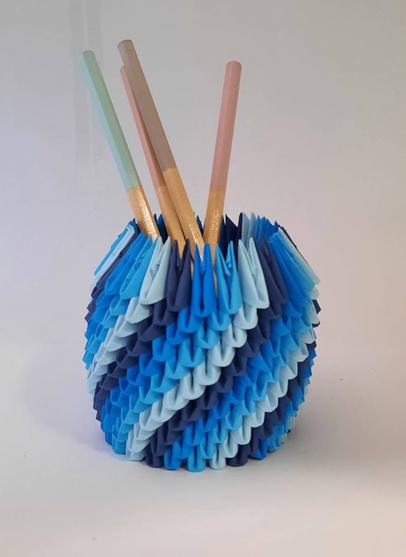Origami pen holder deals