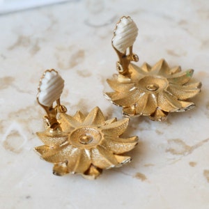 Vintage Sarah Coventry Gold Tone Textured Floral Earrings, Clip On Flower Earrings, Vintage Sarah Coventry Flower Earrings image 7