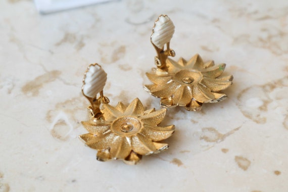 Vintage Sarah Coventry Gold Tone Textured Floral … - image 7