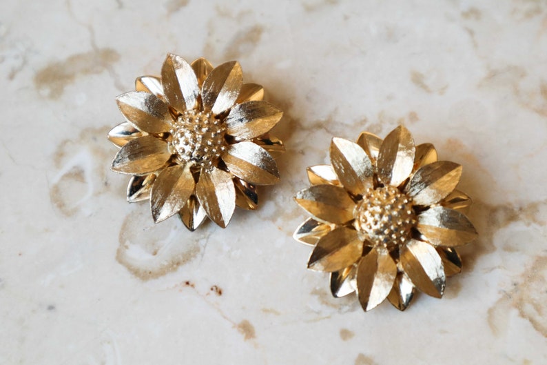 Vintage Sarah Coventry Gold Tone Textured Floral Earrings, Clip On Flower Earrings, Vintage Sarah Coventry Flower Earrings image 1