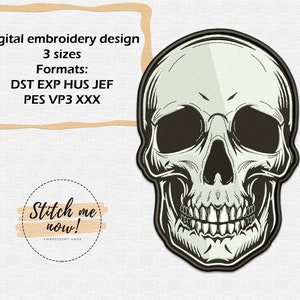 Könnte beinhalten: Ein schwarzes und weißes Schädel-Stickmuster. Der Schädel ist mit einem weißen Gesicht und schwarzen Augen detailliert. Das Design ist in drei Größen und in mehreren Formaten erhältlich, darunter DST, EXP, HUS, JEF, PES, VP3 und XXX.
