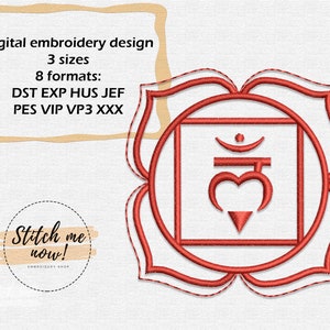 Puede incluir: Diseño bordado en rojo del chakra Anahata, el chakra del corazón, con el símbolo sánscrito del chakra en el centro. El diseño tiene forma de flor de loto. El texto "Digital embroidery design 3 sizes 8 formats: DST EXP HUS JEF PES VIP VP3 XXX" está en un rectángulo beige en la parte superior izquierda de la imagen. El texto "Stitch me now! EMBROIDERY SHOP" está en un círculo en la parte inferior izquierda de la imagen.