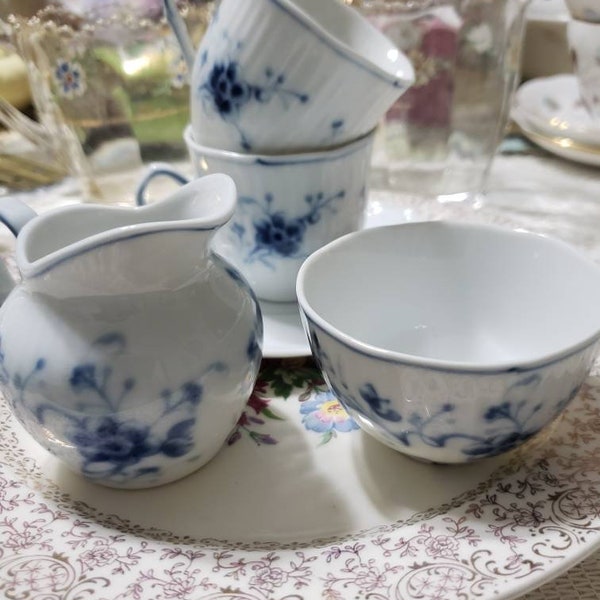 BlueJay & Sweet Pea Tea Party! Sweet Vintage Blue and White Floral Tea Party Set, Little Girl Tea Party, Vintage Tea Parties, Vintage China