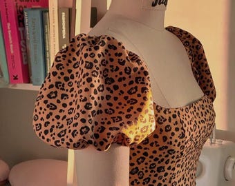 Patrón de costura en PDF para blusa de cuello cuadrado con mangas abullonadas, tallas XXS-3XL (EE. UU. 0-20)