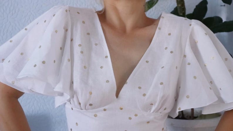 Patrón de costura en PDF para blusa con mangas mariposa. Blusa con busto fruncido. Estilo lechera. Mangas acampanadas (XXS-3XL).