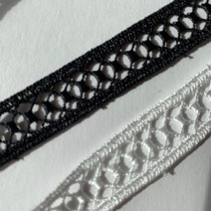 Geometric Venise Lace  trim 2 yard, 1/2&quot; wide  (741)