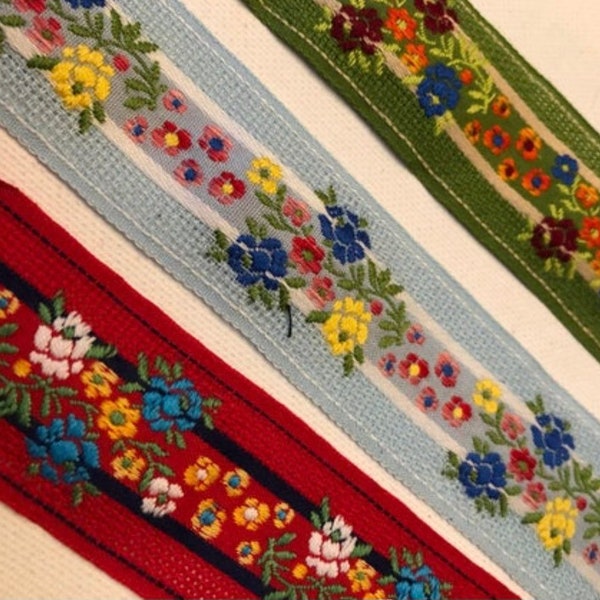 1 1/4" Vintage Floral Delight Embroidered Jacquard Ribbon 3 Options,373