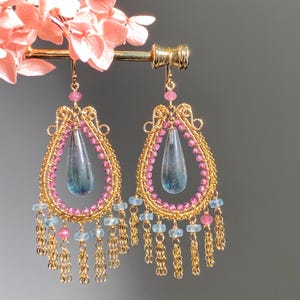 Orecchini a lampadario in fluorite naturale: cianite e topazio, riempiti in oro 14k, orecchini avvolti in filo, regalo da donna