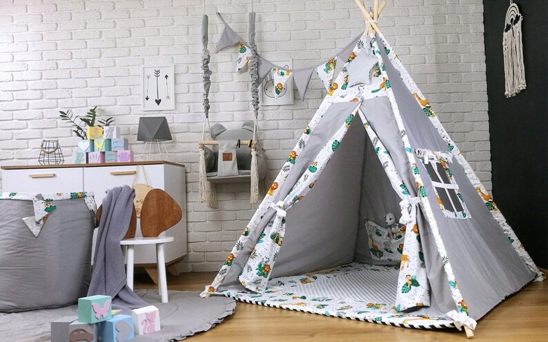 TEEPEE TENT WITH mat 4 animal cushion pillows a star pendant indoor/outdoor image 2