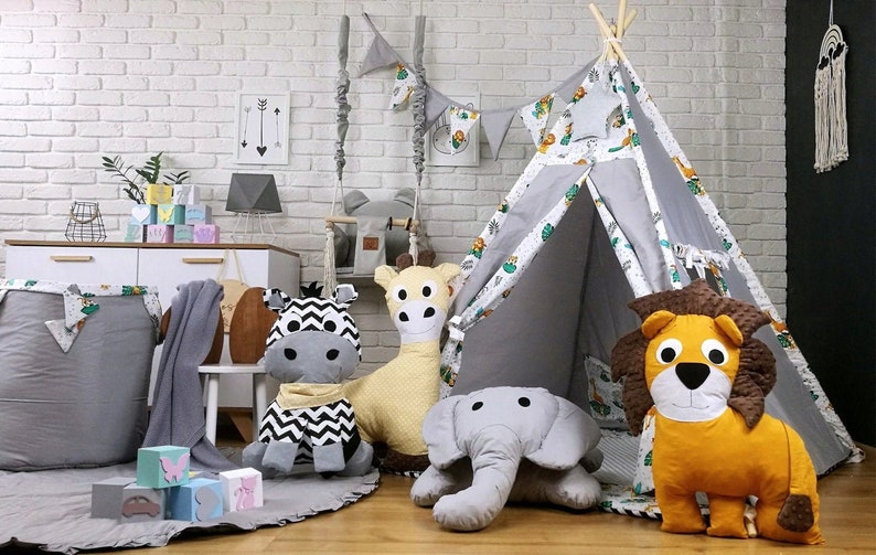 TEEPEE TENT WITH mat 4 animal cushion pillows a star pendant indoor/outdoor image 1