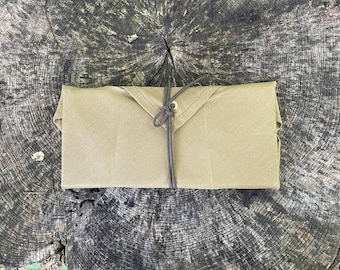 Bushcraft Cutting Board: Kentucky Poplar Wood with Waxed Canvas Mat