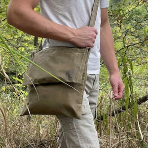Waxed Canvas Haversack: Traditional Bushcraft Forager Bag
