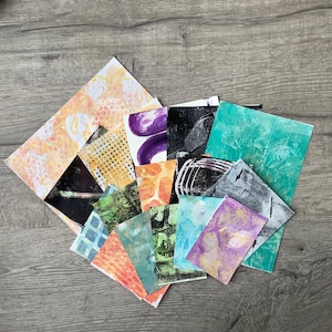 Texturerat handgjort scrapbookpapper, unika Gelli-tallriksdelar, jazziga mönster, 16 blandade delar