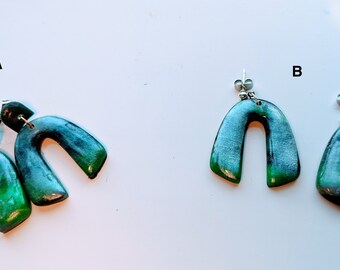 Emerald Isle Small Arch Earrings