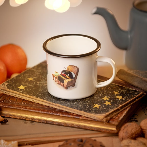 Hummel Tasse Emaille Bücherwurm Bibliothek Buchliebe Leseecke Biene Becher Tee Kaffee