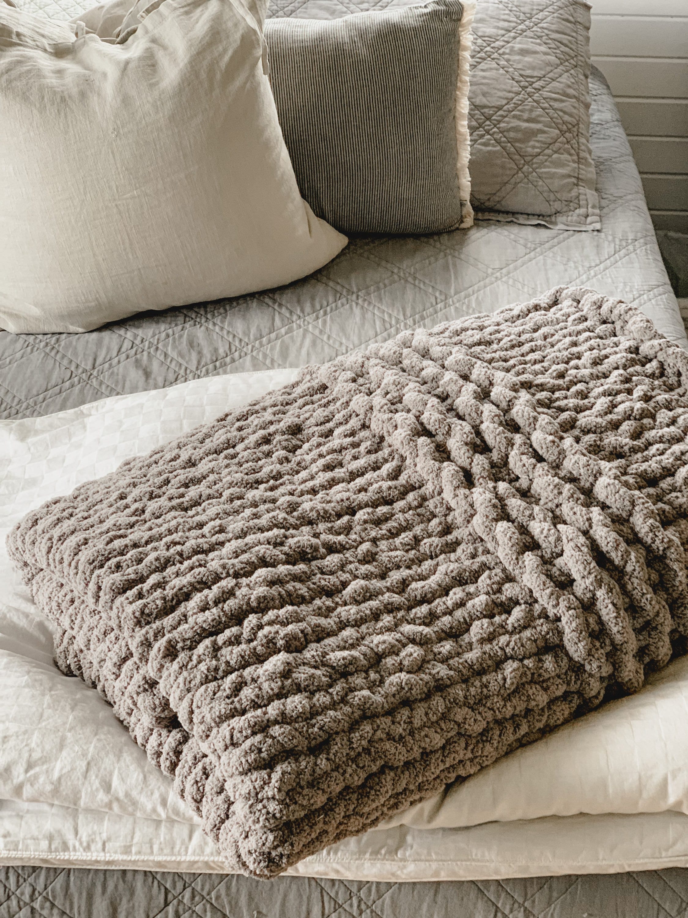 Grey knitted throw chunky sale
