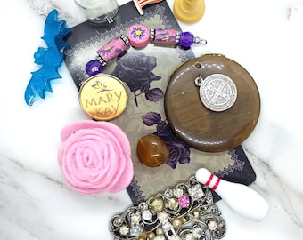 Goblin treasure, Crow confetti, Crowcore giftbox, Corvidcore, Crow mystery bag, Found objects lot, Gremlincore, Goblin gift bag, Trinket mix
