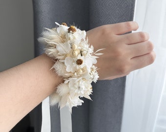 Boho White flower wedding corsage, Flower wrist corsage, Boutonniere and corsage set, Ivory bridal corsage, Rust bridesmaid corsage