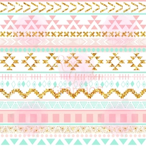 Op de afbeelding: Een naadloos patroon met een tribale ontwerp met geometrische vormen in roze, wit en turquoise met gouden glitteraccenten.