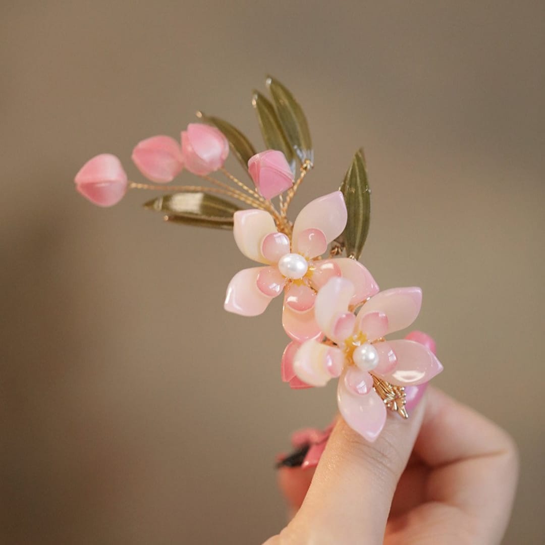 ❤️限定1点❤️ PEACH/ORANGE ❤️フラワーヘアクリップ【Lサイズ】フラ Peach Flower Bellflower Hair Clip, Orange Flower Acrylic