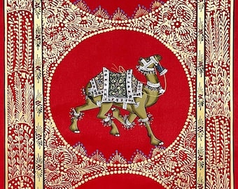 Peinture sur soie indienne : éléphant, cheval, cortège de chameaux, tenture murale rouge