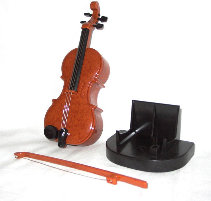 World's Smallest Violin Keychain Playable With Music Send Your Condolences  Novelty Prank Gag Funny Joke Gift Toy 